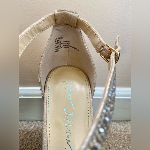 Beautiful, Betsey Johnson, sparkly sandals with turquoise bottoms. Size 7.5. - Picture 3 of 6